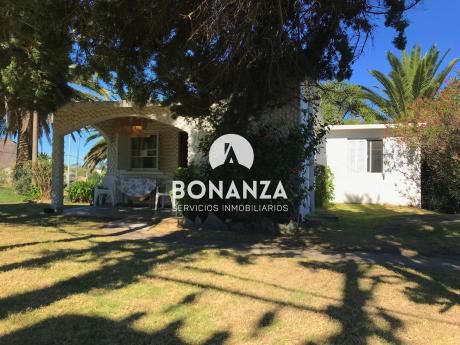 Casa En Venta A 3 Cuadras De La Playa, Piriápolis, Punta Fría