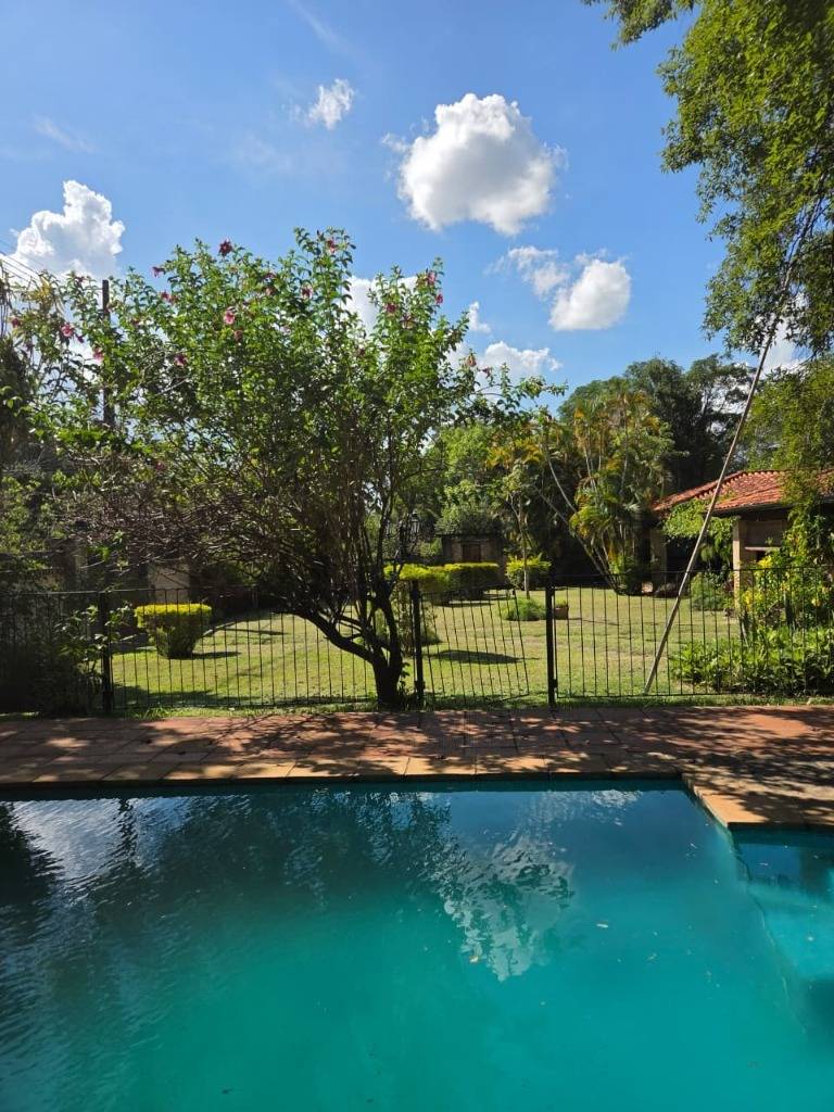 EN VENTA AMPLIA CASA EN ESQUINA – San Bernardino — foto 3