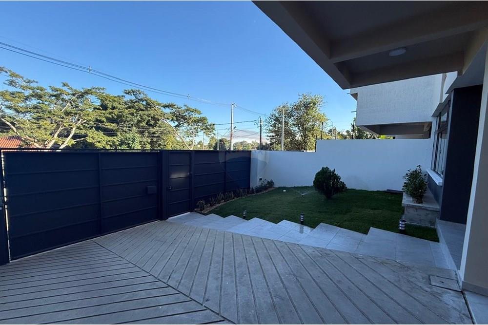HERMOSO DEPTO ZONA YACHT — foto 2