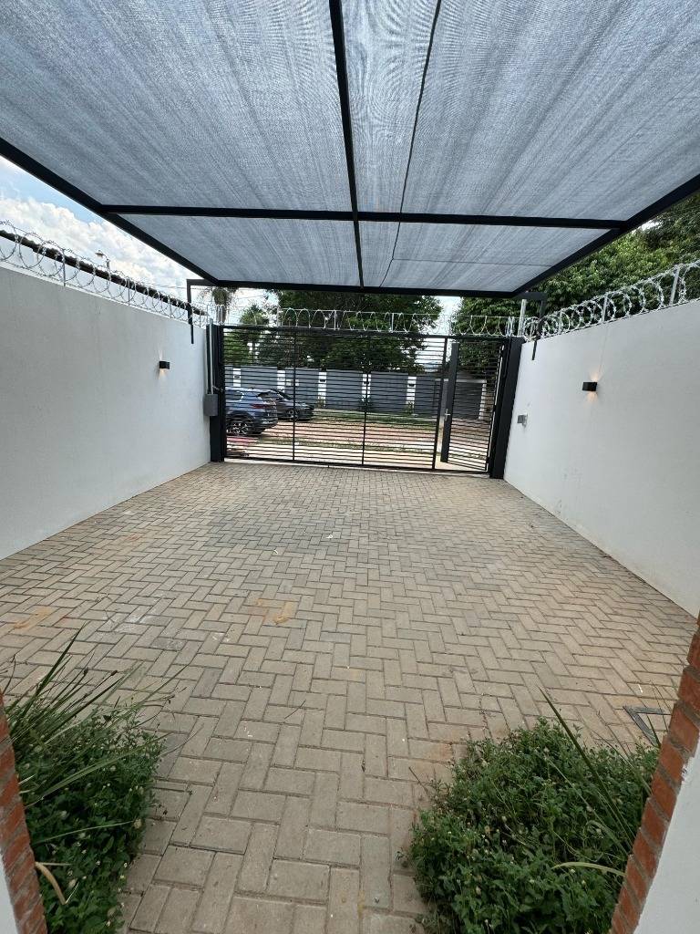 ALQUILO DÚPLEX A ESTRENAR EN LUQUE CUARTO BARRIO — foto 3