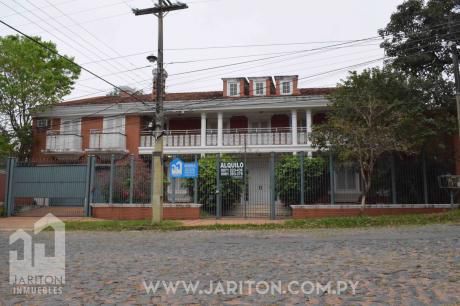 Amplia Residencia Zona Snpp