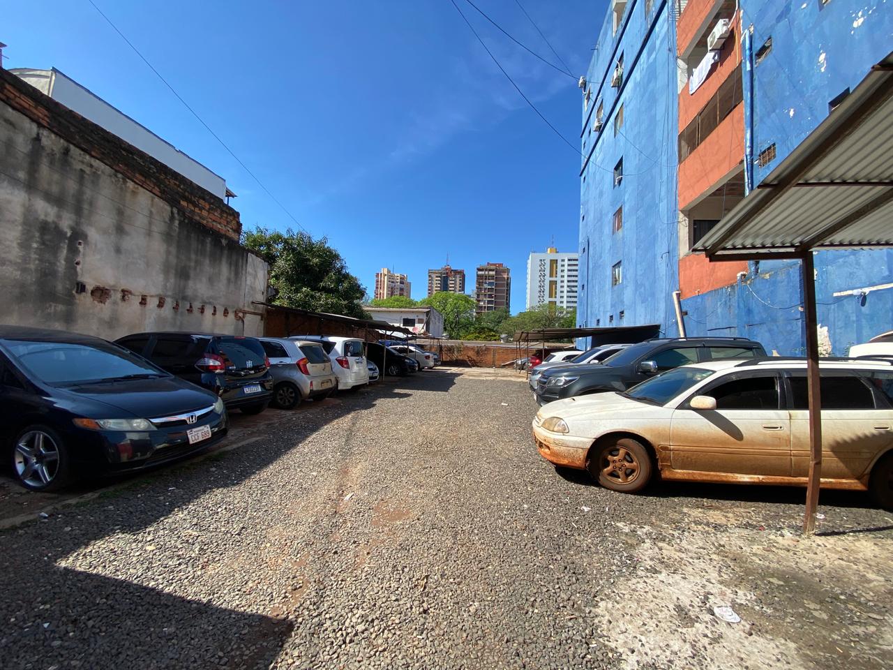 Vendo edificio de 7 pisos en el centro de CDE, con terreno anexo al edificio — foto 3