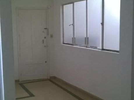 Luis A De Herrera Prox Millan, 2 Dorm, Luminoso, 2do Por Esc, Gastos Bajos!