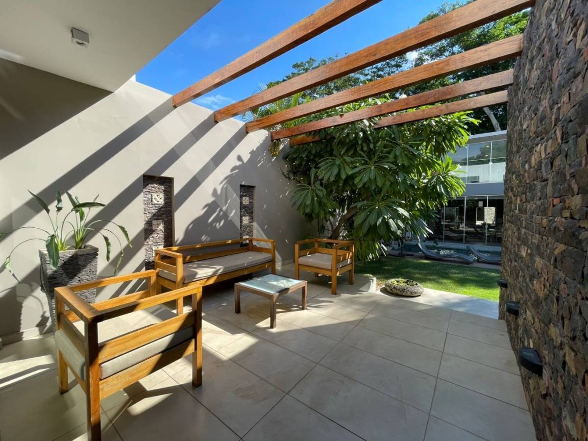 EXCLUSIVA CASA AMOBLADA EN RECOLETA — foto 3