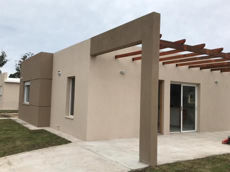 Casa 2 Dormitorios A Estrenar En Piriapolis
