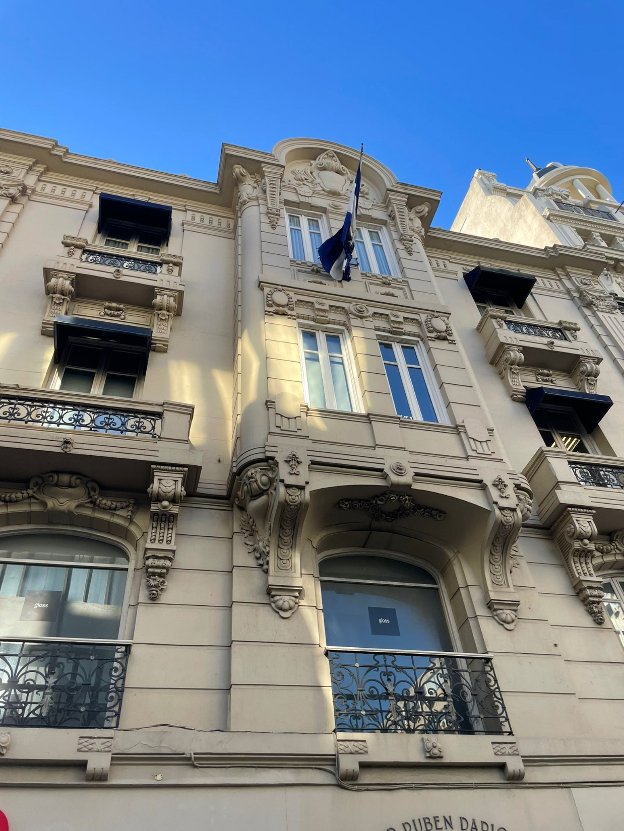 OFICINA EN ALQUILER SOBRE PEATONAL SARANDÍ · Foto 9