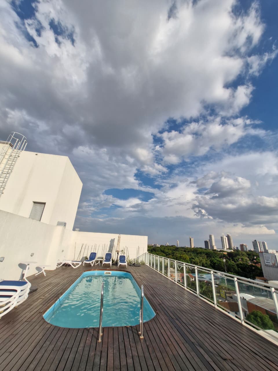 Departamento en alquiler en San Jorge, Asunción — foto 2