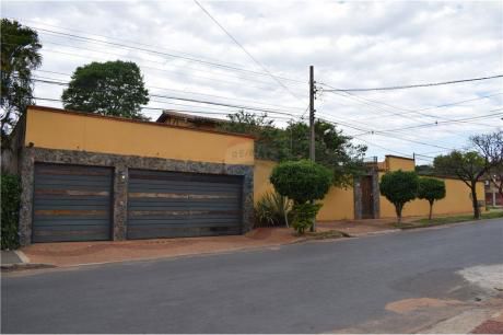 Casa A Pasos De Cacique Lambare