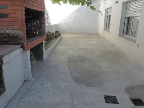 Prox.verdi Prox.rambla. P. único. 220 Mts Terreno. Patio C/parrillero. Gges.