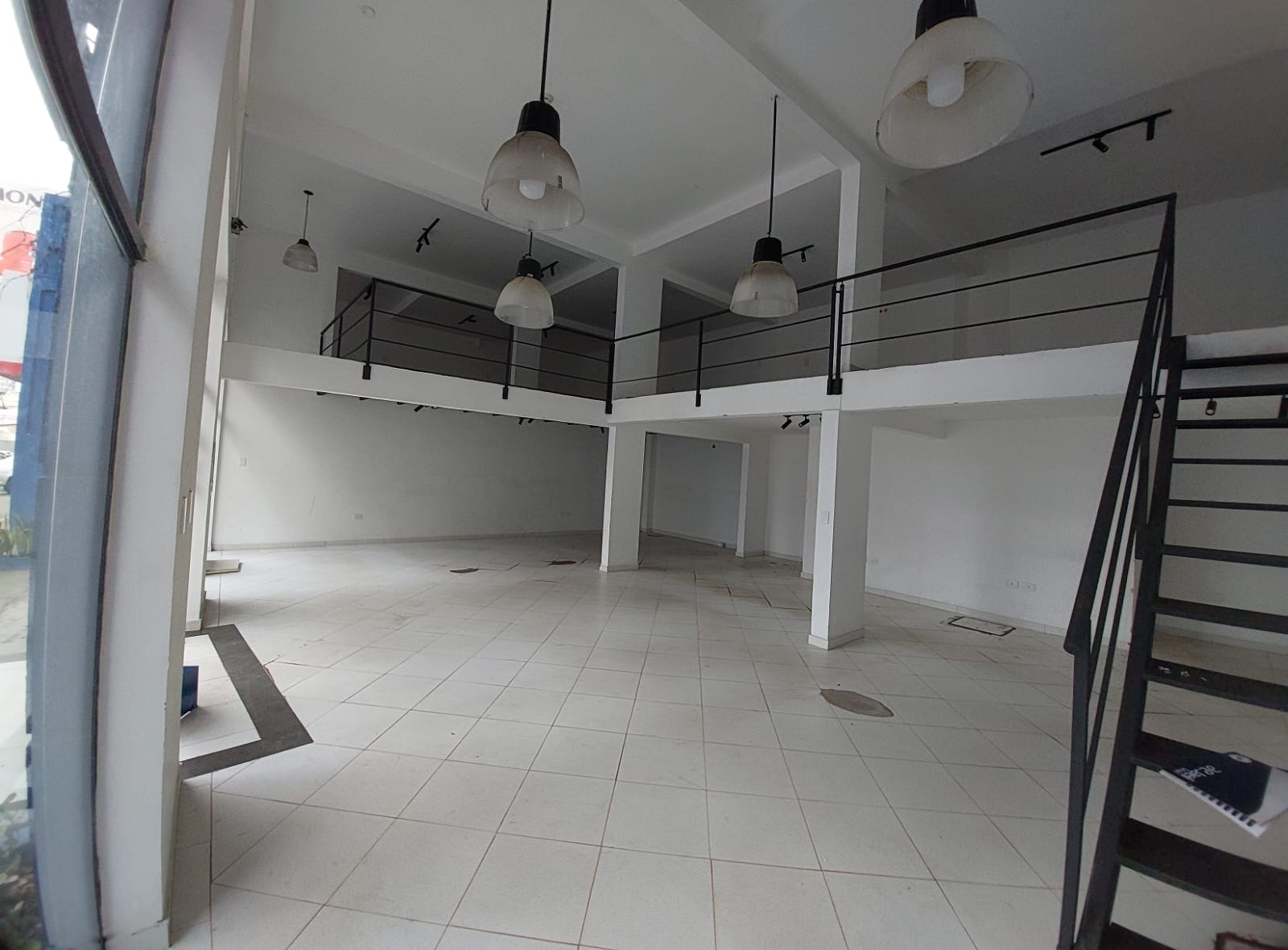 *ZONA SAN MARTIN ALQUILO SALON COMERCIAL* — foto 2