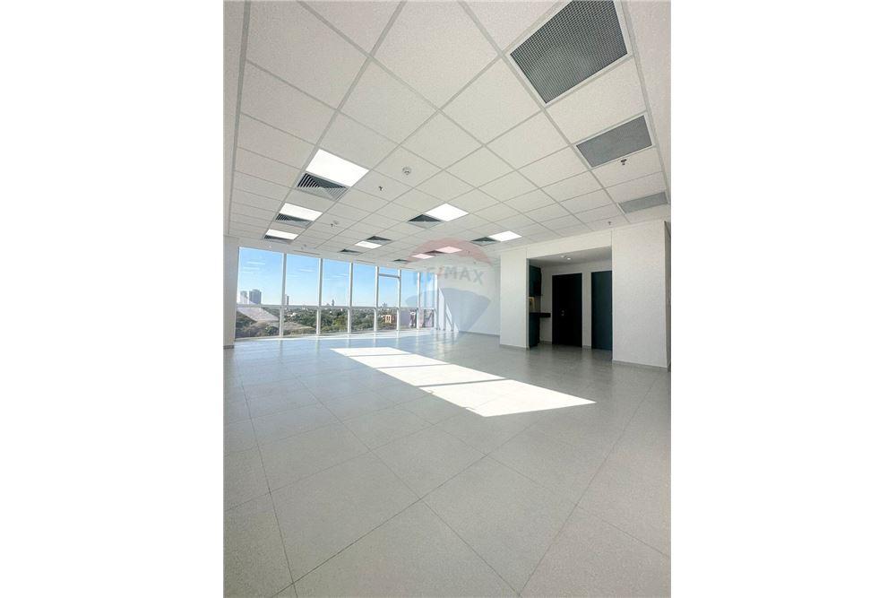 ALQUILER DE ESPECTACULAR OFICINA A ESTRENAR — foto 2