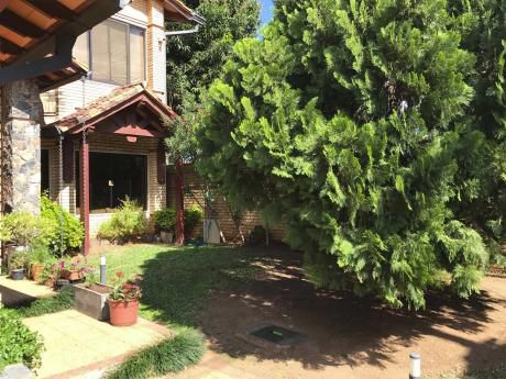Vendo Residencia Zona Neroli,bautista.los Laureles,mariscal Estigarribia.