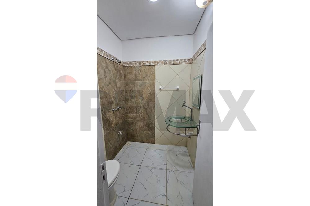 Casa - Alquiler - Luque, Paraguay — foto 3