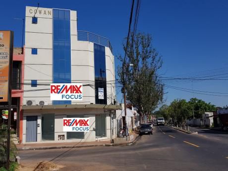 Alquilo Salon Y Oficina En Estrategica Esquina De Luque