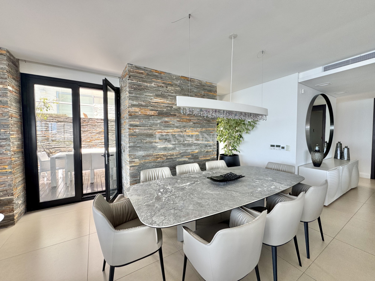 Apartamento en Edificio Le Bleu Primera fila al Puerto de Punta del Este