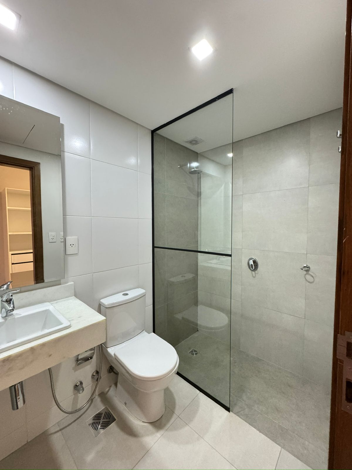 ALQUILER DE AMPLIO DEPTO DE 1 DORM TIPO DUPLEX EN MBURUCUYA — foto 3