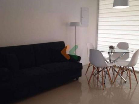 Precioso Monoambiente A Una Cuadra Del Puerto Y A Dos De La Playa, En Edificio Con Todos Los Servicios - Ref: 1816