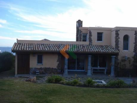Espectacular Casa A La Venta En El Chorro , Muy Acogedora Y Amplia, - Ref: 240