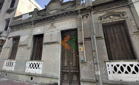 Sobre Preciosa Peatonal De Ciudad Vieja, Ideal Para Gastronomía. - Ref: 560