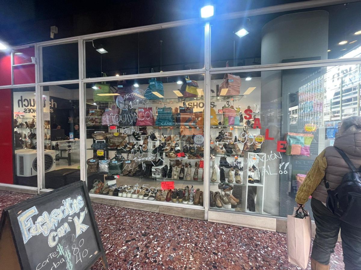 Local en alquiler en pleno 18 de Julio · Foto 2