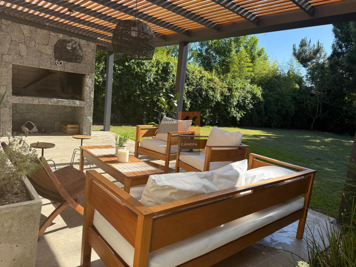 Oportunidad Casa de 4 dormitorios en alquiler anual