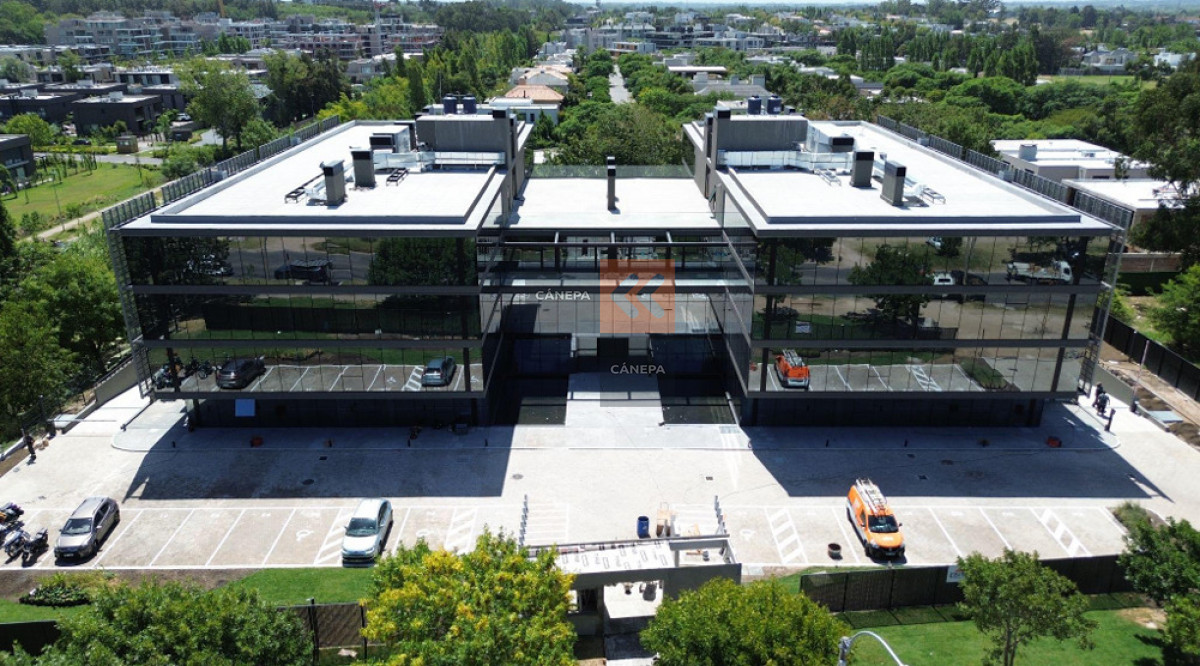 Venta o alquiler oficina con terraza propia en Carrasco