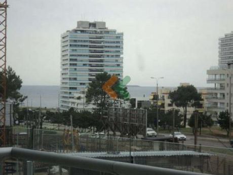 Nuevo A Estrenar, Edificio De Categria, A Metros De Playa Brava