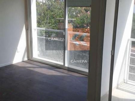Apartamento En Alquiler De 2 Dormitorios En Malvin