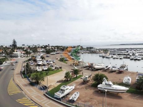 Espectacular Vista Al Puerto