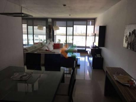Departamento De 2 Dormitorios Con 2 Baños Piso Alto, Agradable Vista