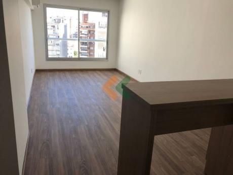 Precioso Apartamento A Contrafrente En Excepcional Ubicacion.