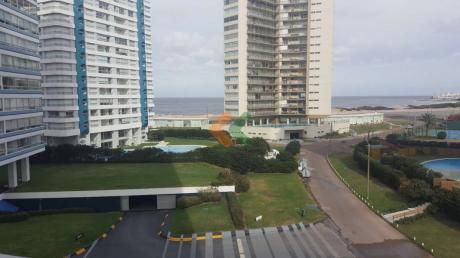 Brava, Departamento Con Vista Al Mar Con Excelentes Servicios