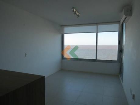 Apartamento En Alquiler En Malvin Con Excelentes Vistas Al Mar
