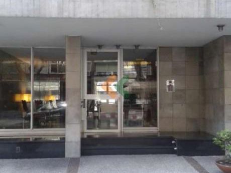 Apartamento En Piso Alto Sobre B. Blanco Orientación Norte!