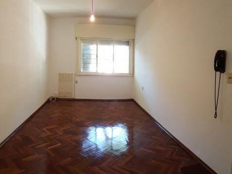 Apartamento De Dos Dormitorios Al Frente