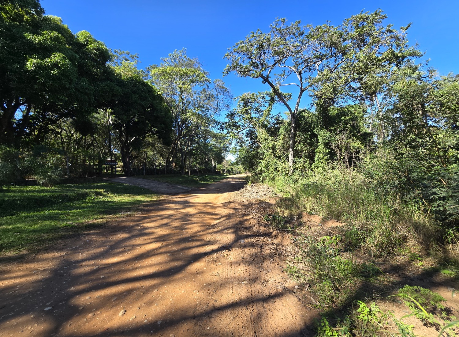 Zona Anfiteatro, vendo amplio terreno en Sanber — foto 3