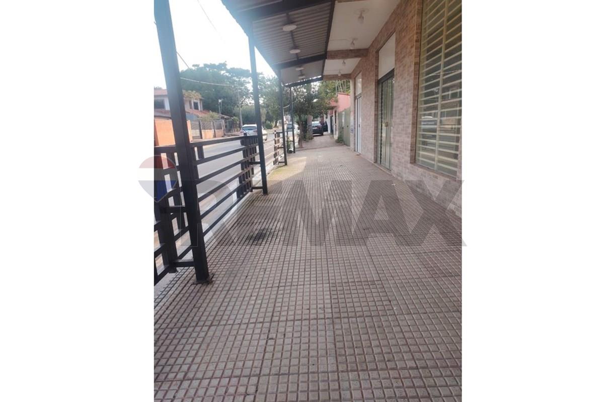 Alquilo Local comercial en Esquina — foto 2