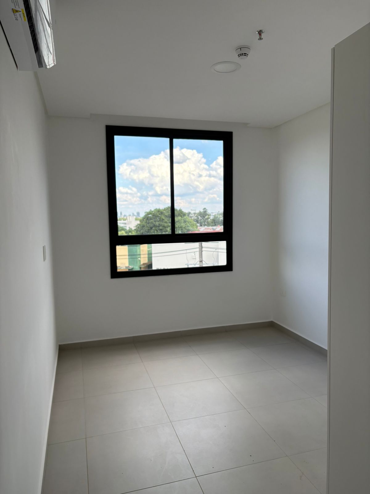 Alquilo Depto De 2d En Barrio Las Mercedes — foto 2