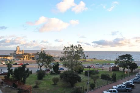 Apartamento En Centro - Bajos Gastos Comunes!