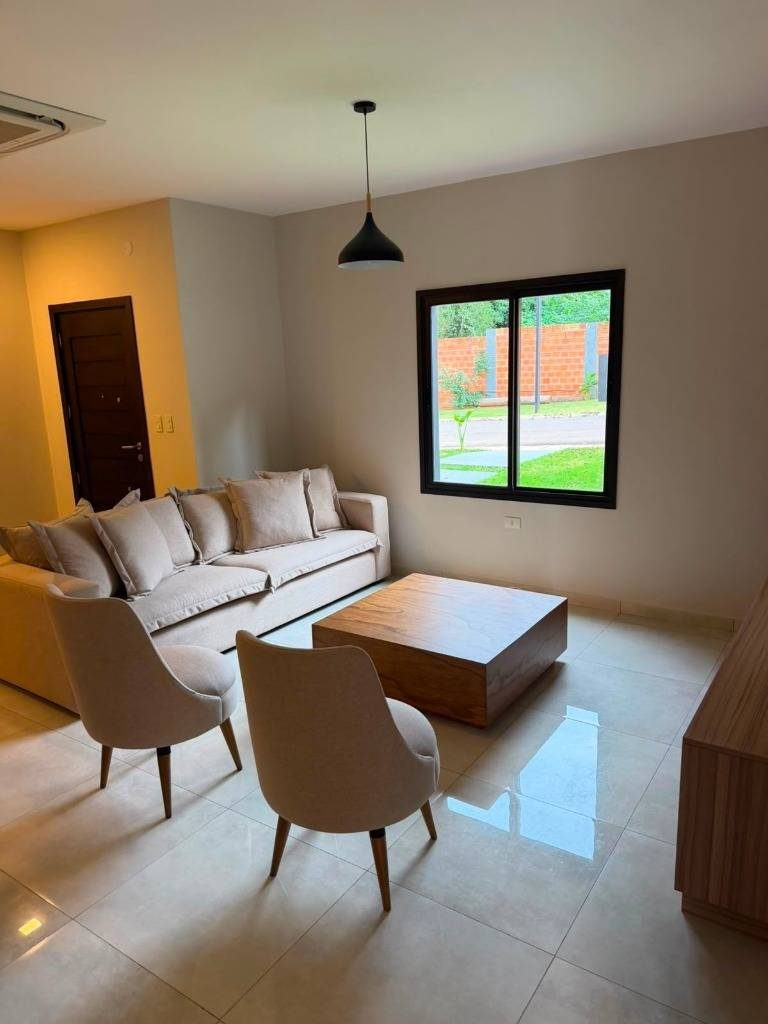 CASA BARRIO CERRADO-  LUQUE — foto 3