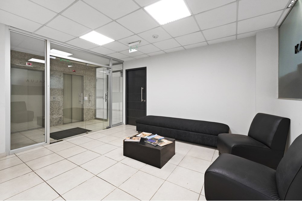 OFICINA EN ALQUILER - VILLA MORRA — foto 3