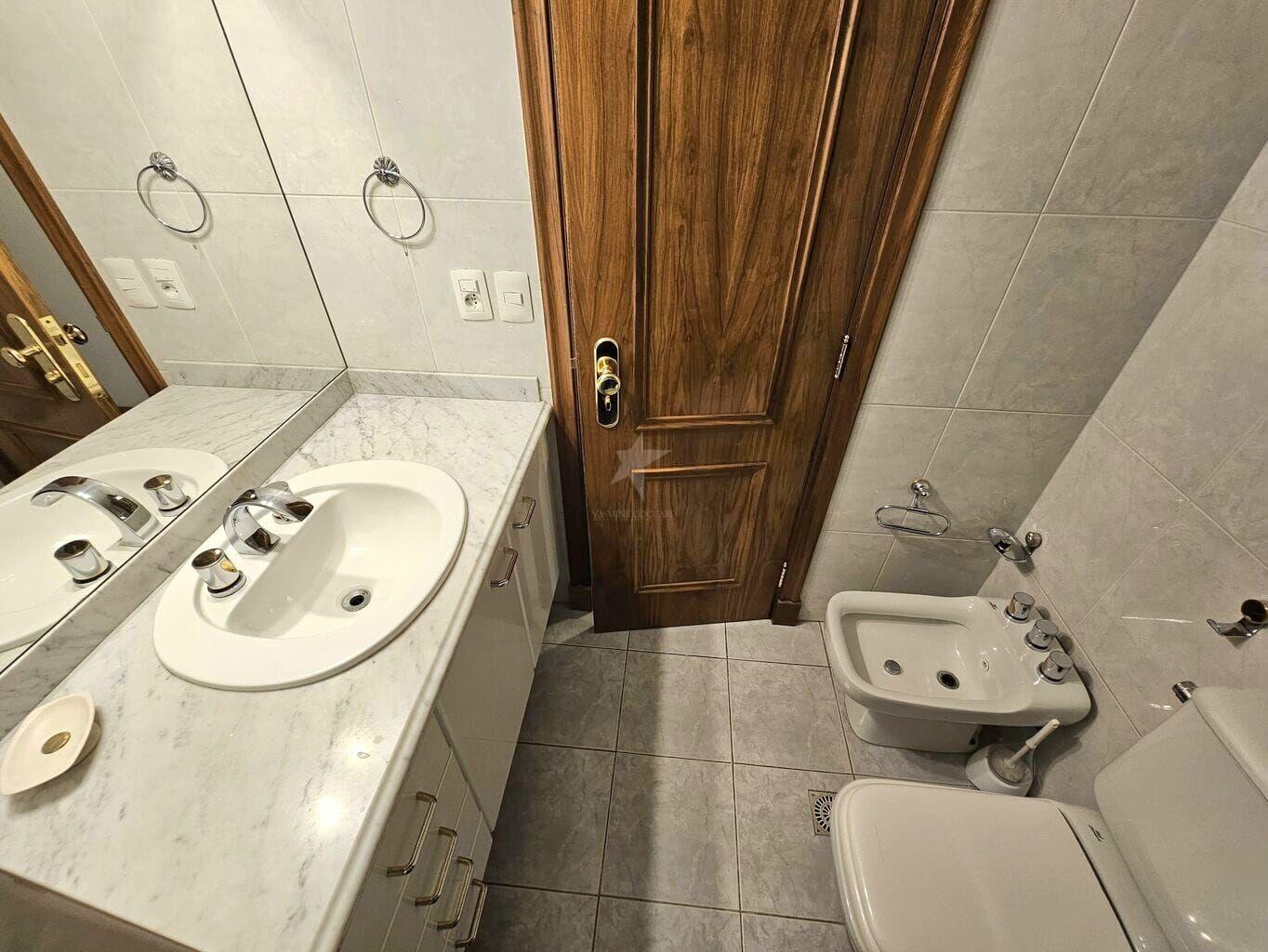ALQUILER APTO RAMBLA POCITOS 3 DORM - 4 BAÑOS - SERVICIO - TERRAZA - 2 GGES · Foto 11