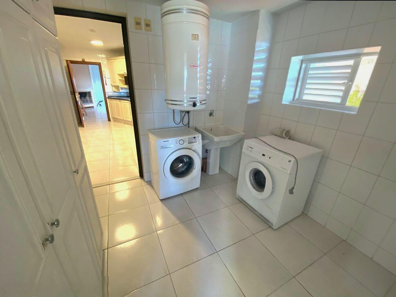 ALQUILER APTO RAMBLA POCITOS 3 DORM - 4 BAÑOS - SERVICIO - TERRAZA - 2 GGES · Foto 10