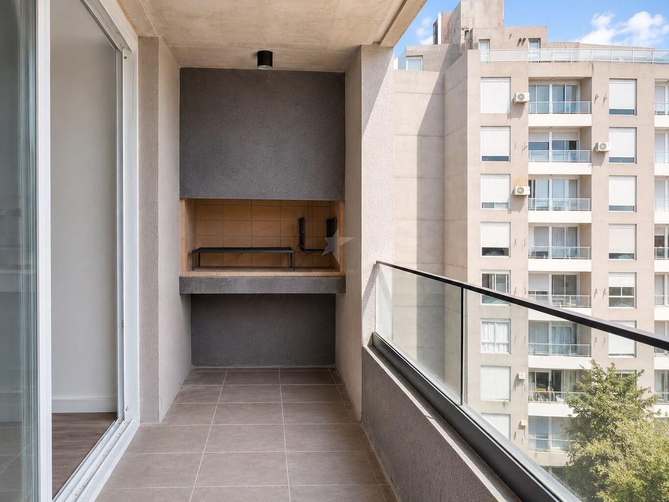 Alquiler apto Tres Cruces - 1 dorm, tza c/parrillero