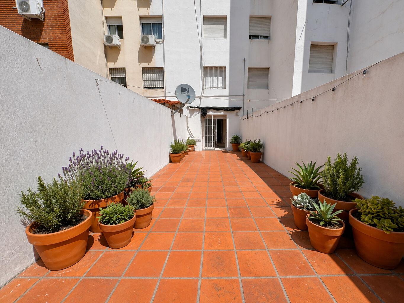 ALQUILER APTO POCITOS  NUEVO 1 DORMITORIO - C/PATIO - 2 GGE