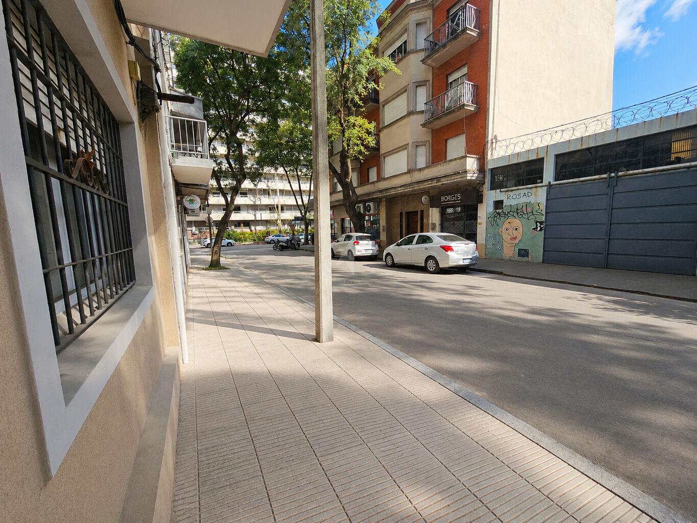 ALQUILER CASA PARQUE BATLLE 1 DORMITORIO Y PATIO