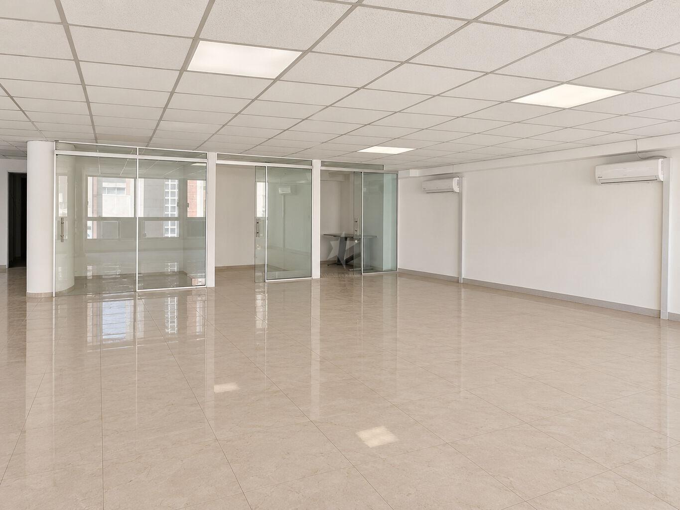 ALQUILER OFICINA CENTRO 6 AMBIENTES - COCINA - 2 BAÑOS · Foto 11