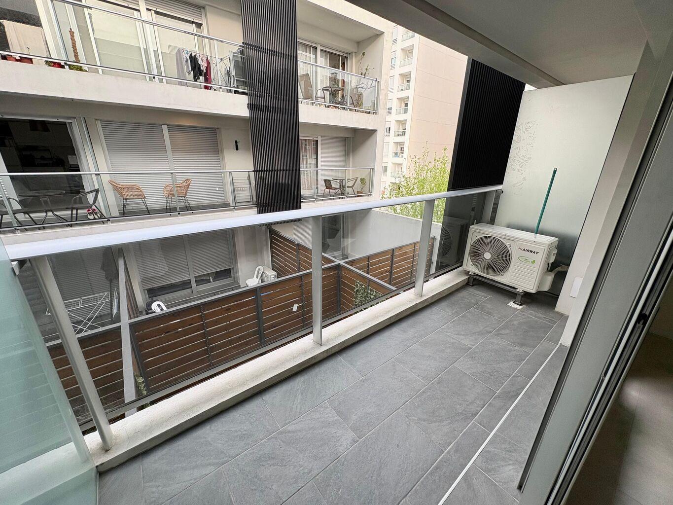 ALQUILER MONOAMBIENTE POCITOS CON TERRAZA · Foto 10
