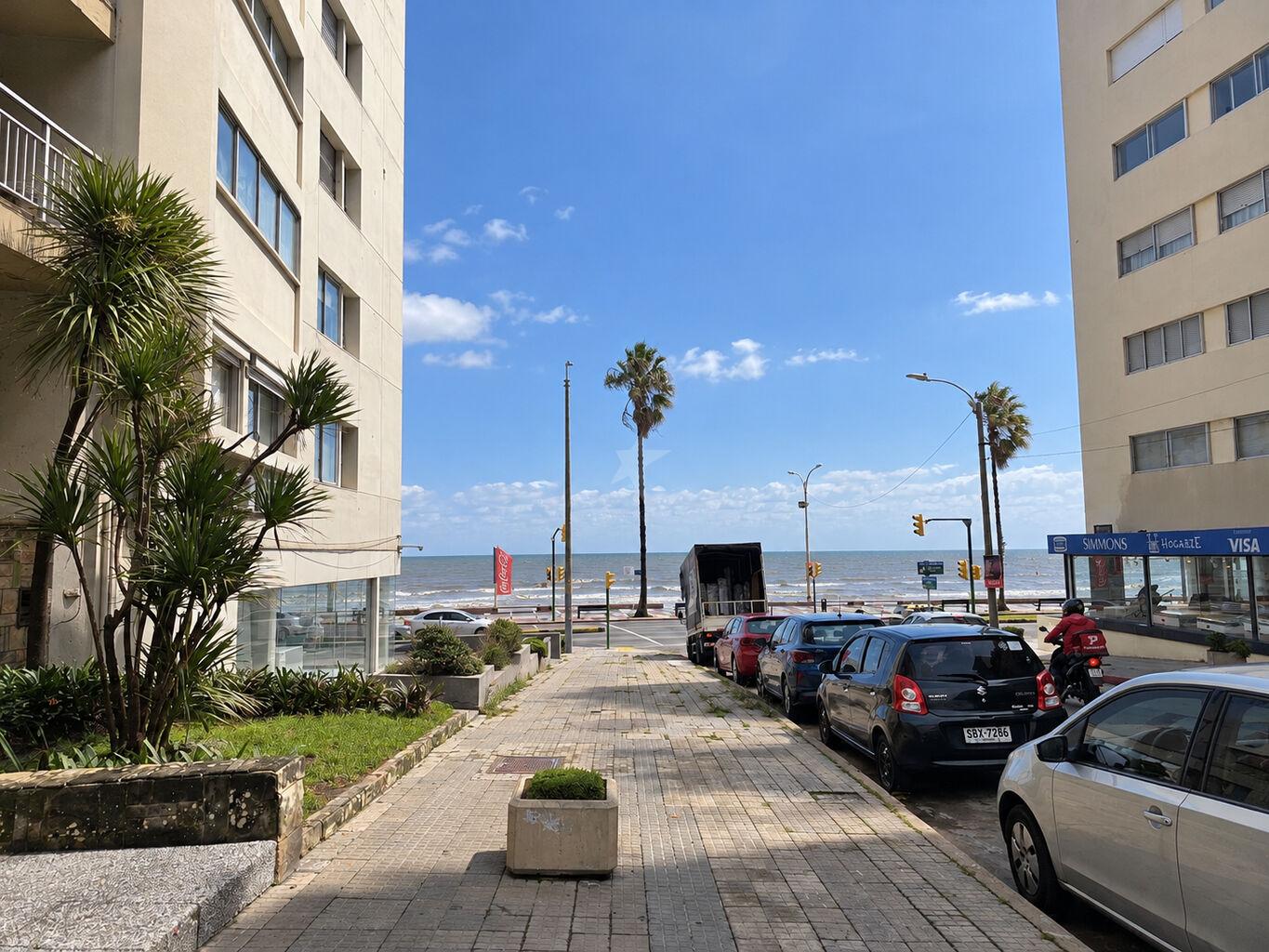 ALQUILER APTO POCITOS CON MUEBLES 2 DORM - GGE