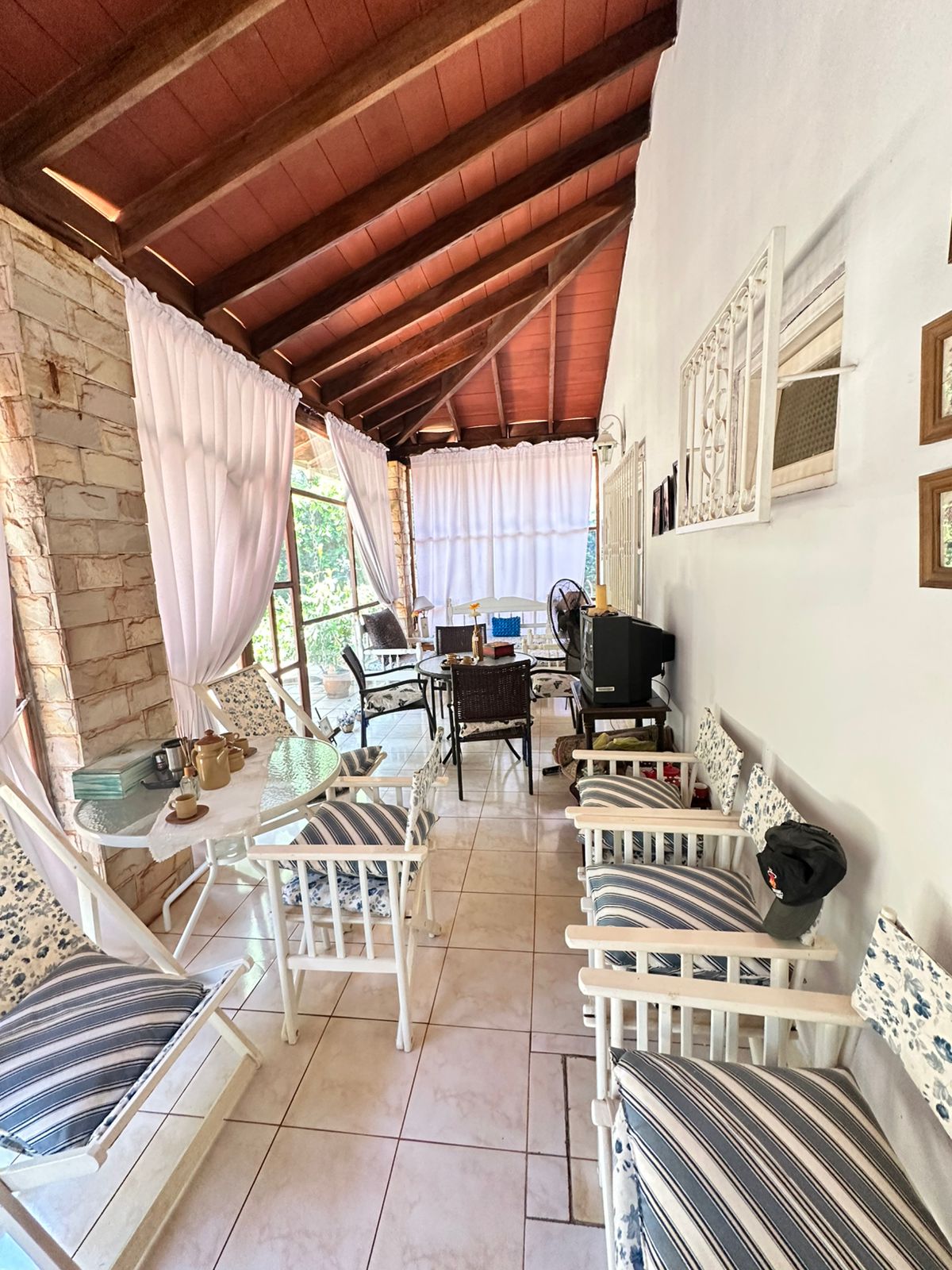 VENDO HERMOSA CASA EN ENCARNACIÓN — foto 2